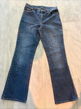 Ralph Lauren jeans   dark wash blue jeans  Classic Bootcut  midrise size 8 women